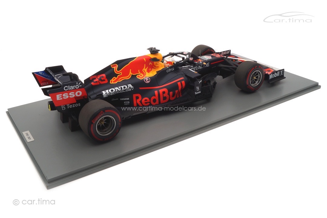 Red Bull Racing RB16B Winner GP Abu Dhabi 2021 Max Verstappen inkl. Vitrine Spark 1:12 12S032