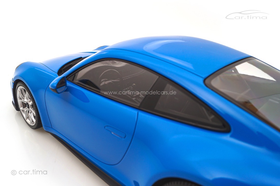 Porsche 911 (992) GT3 Sharkblue/Rad silber Minichamps 1:18 143069015