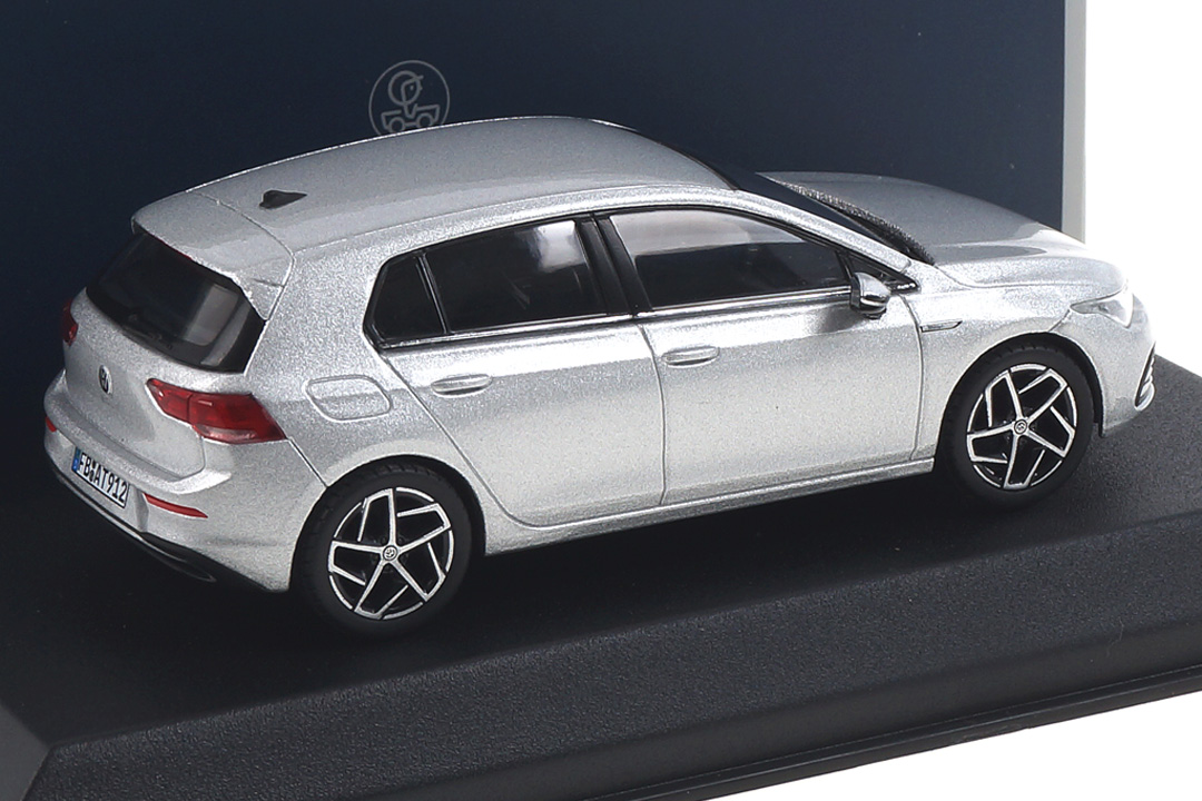 VW Volkswagen Golf 2020 silber Norev 1:43 840132