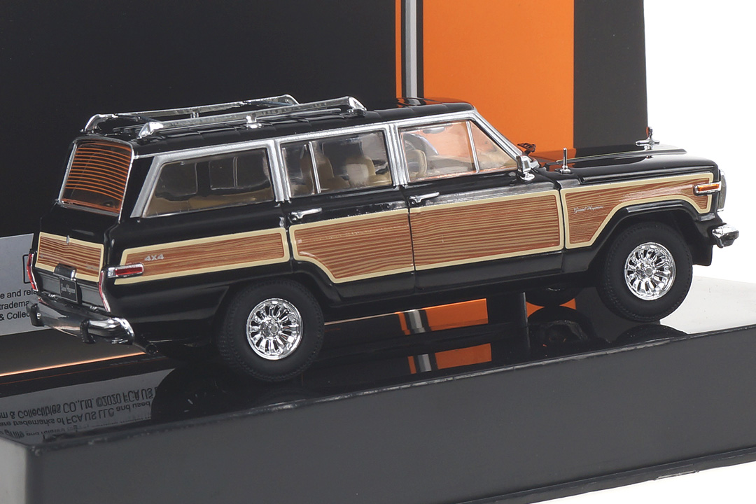 Jeep Grand Wagoneer schwarz IXO 1:43 CLC328N