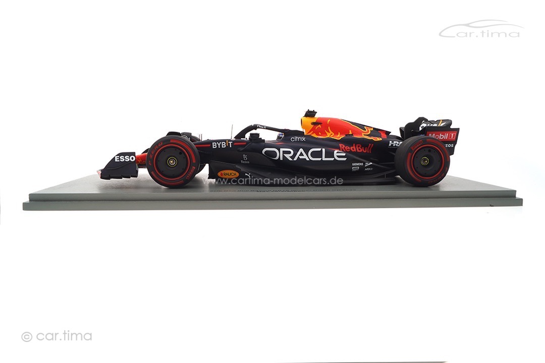 Oracle Red Bull Racing RB18 Winner GP Niederlande 2022 Max Verstappen 30th Win Spark 1:18 18S773