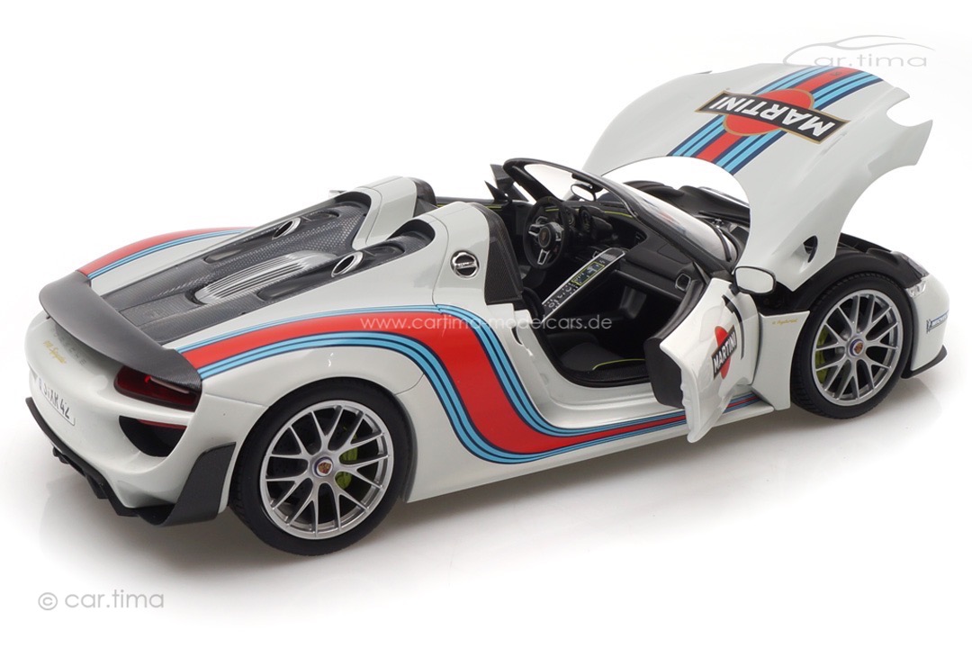 "Porsche 918 Spyder Weissach Package ""Martini"" Minichamps 1:18 110062440"