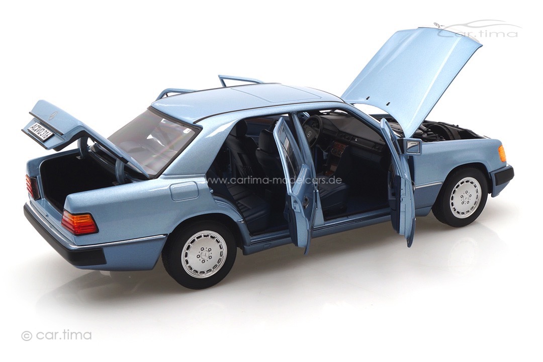 Mercedes-Benz 230 E 1990 hellblau met. Norev 1:18 183945