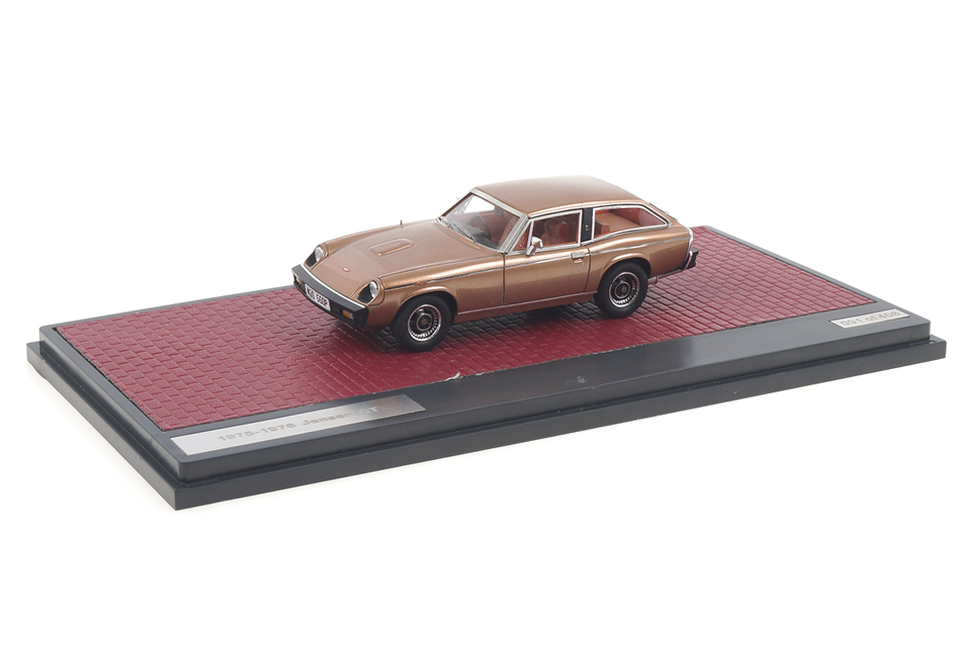 Jensen GT gold met. Matrix 1:43 MX41002-141