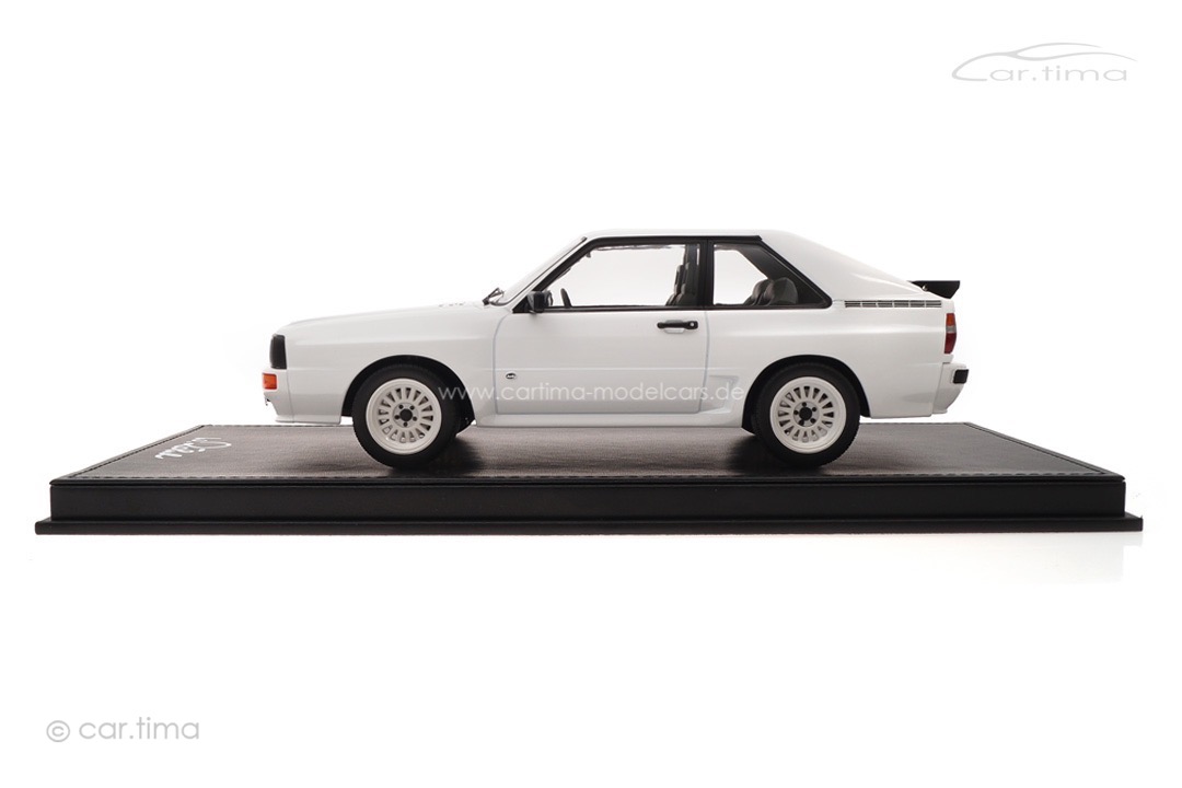 Audi Sport quattro weiß Originalsignatur Walter Röhrl inkl. Vitrine Norev 1:18 CAC01824004