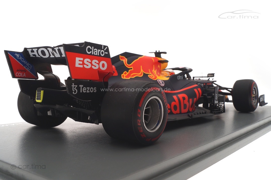 Red Bull Racing RB16B Winner GP Abu Dhabi 2021 Max Verstappen/pit board/No.1 board/displaycase Spark