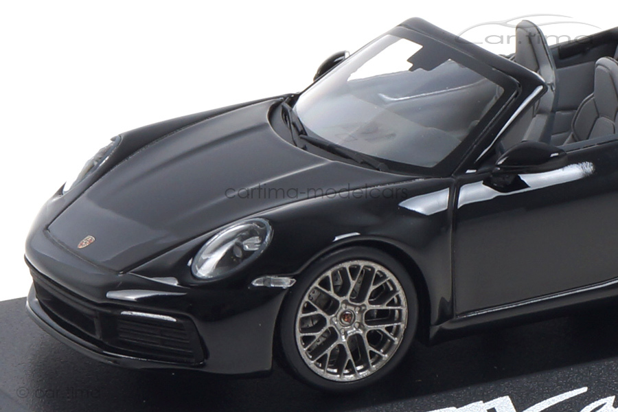 Porsche 911 (992) Carrera 4 Cabriolet schwarz Minichamps 1:43 WAP0201770K