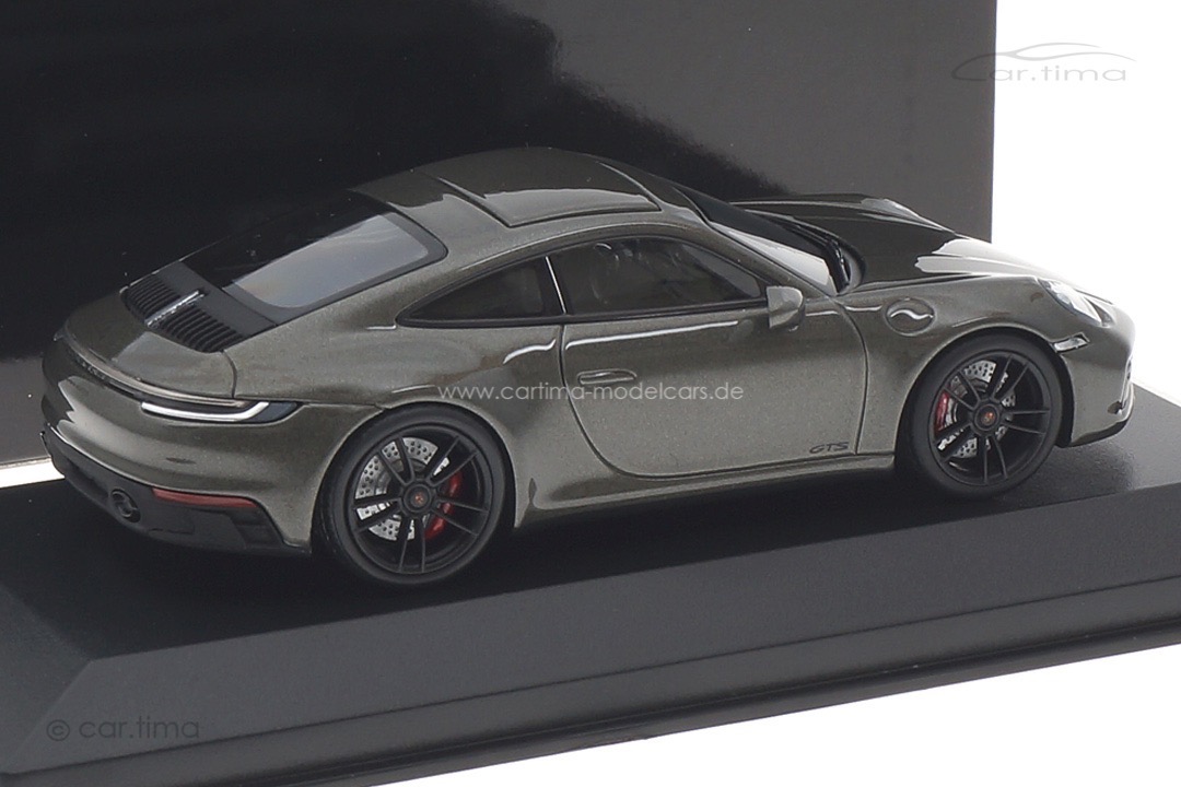 Porsche 911 (992) Carrera 4 GTS Aventuringrünmet. Minichamps 1:43 410063001