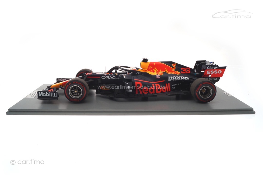 Red Bull Racing RB16B Winner GP Abu Dhabi 2021 Max Verstappen inkl. Vitrine Spark 1:12 12S032