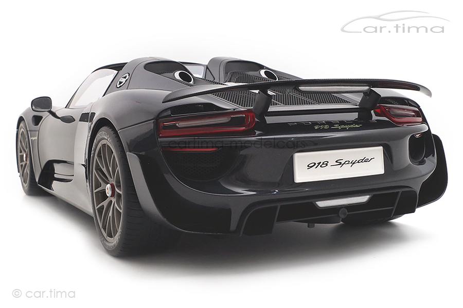 Porsche 918 Spyder Weissach Package schwarz AutoArt 1:12 12121