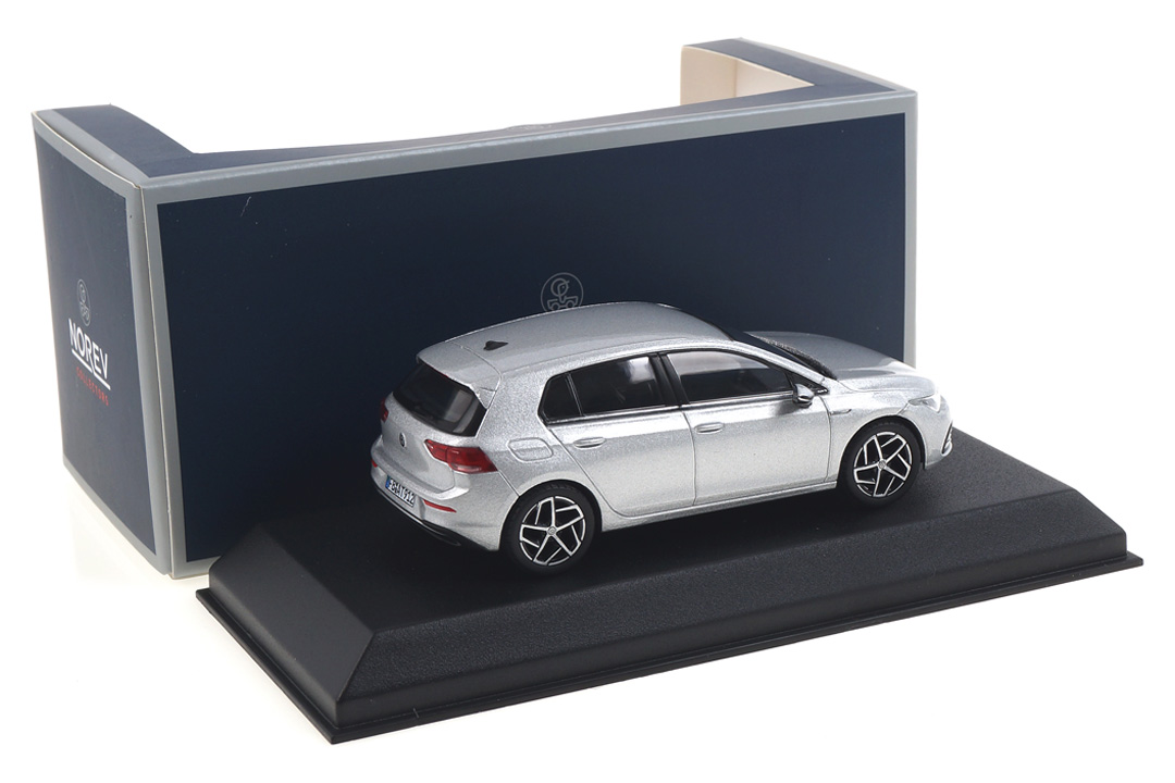 VW Volkswagen Golf 2020 silber Norev 1:43 840132