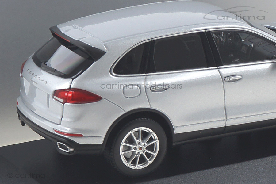 Porsche Cayenne (958) silber met. Minichamps 1:43 WAP0200020E