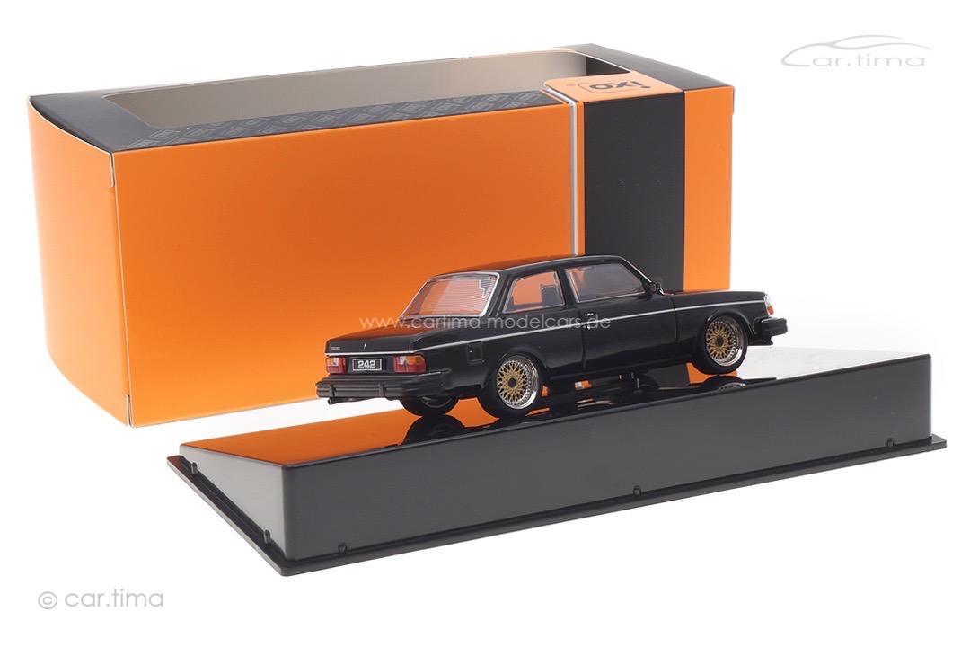 Volvo 242 Custom 1980 schwarz IXO 1:43 MOC311