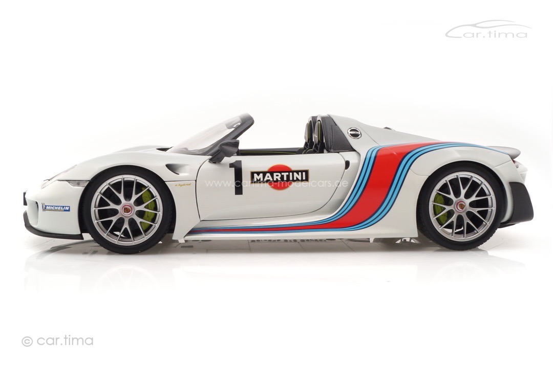 "Porsche 918 Spyder Weissach Package ""Martini"" Minichamps 1:18 110062440"