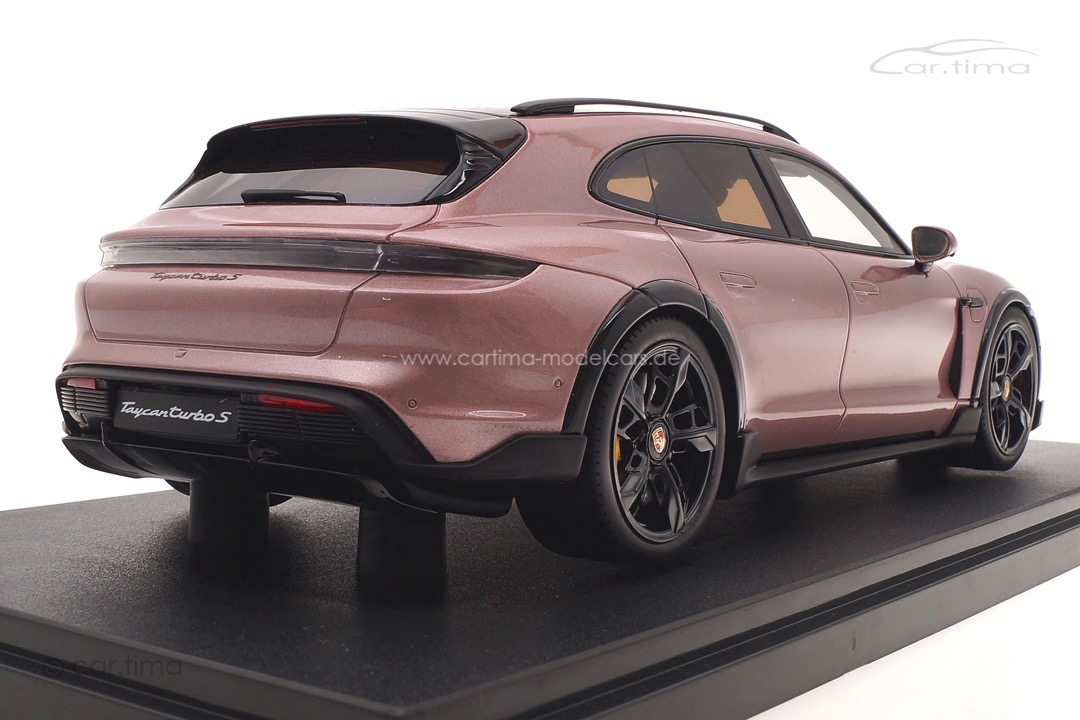 Porsche Taycan Turbo S Cross Turismo 2022 Frozen Berry met. GT Spirit 1:18 GT440