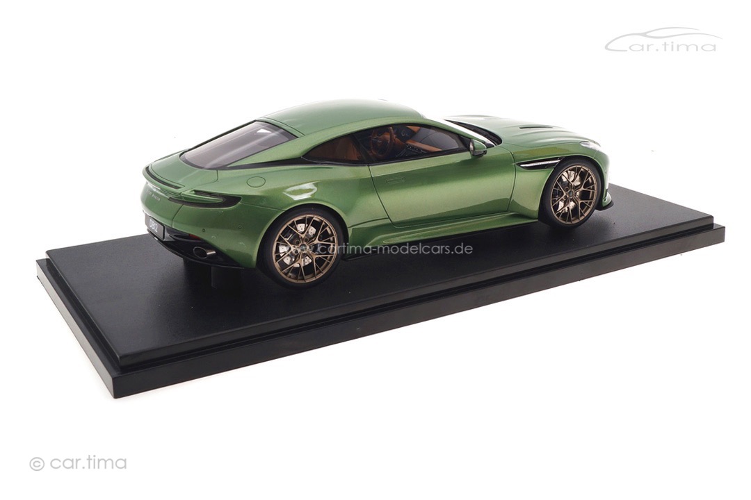 Aston Martin DB12 Vantage 2023 Iridescent Emerald Green GT Spirit 1:18 GT466